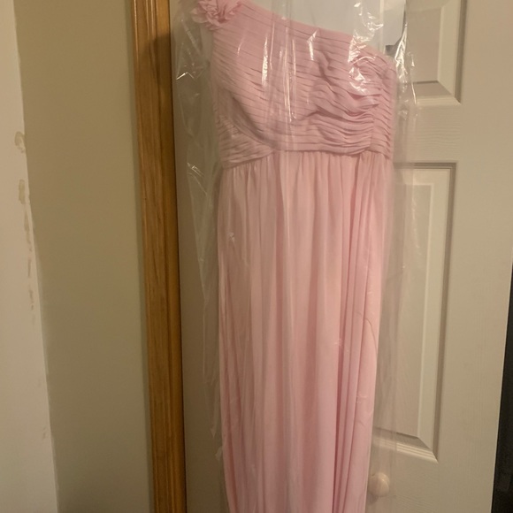 Bridesmaid/Formal Dress - Picture 3 of 3